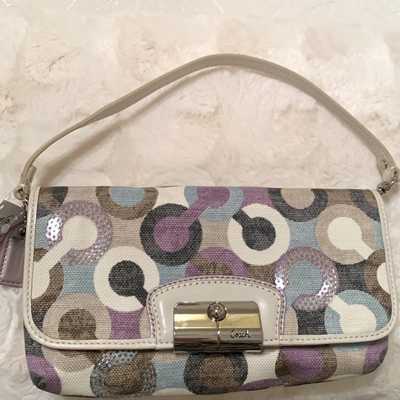 Coach Kristen Large Wristlet Op Art Design NWT - Picture 1 of 9